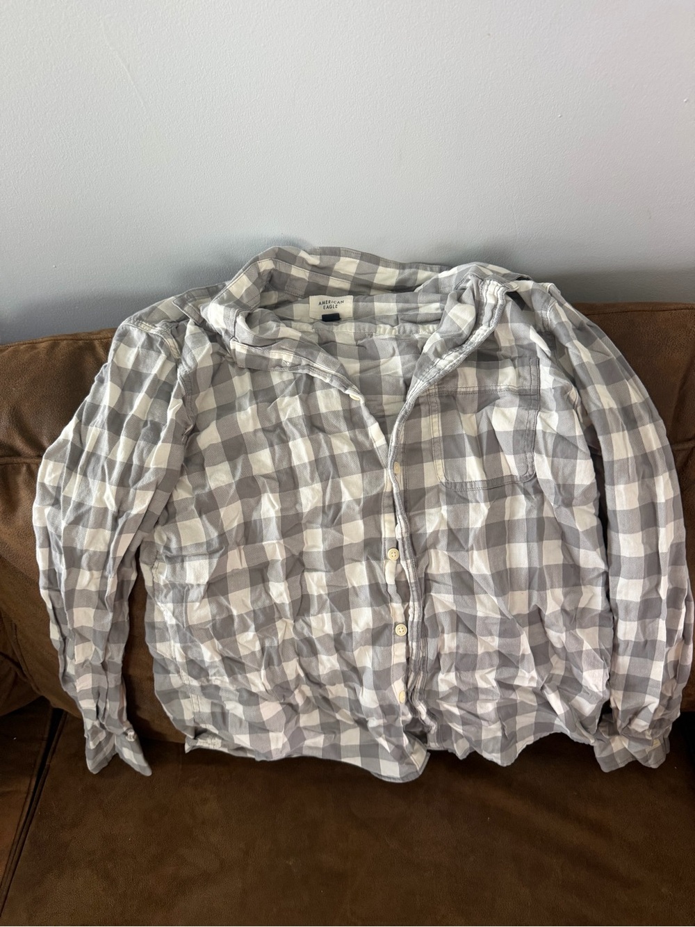 American Eagle Outfitters Men’s Gray and White Plaid Button-Down Flannel Shirt